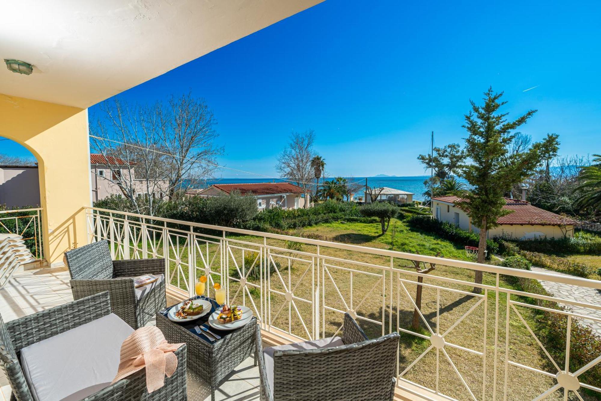 Southbank Seafront Apartments Кателіос Екстер'єр фото