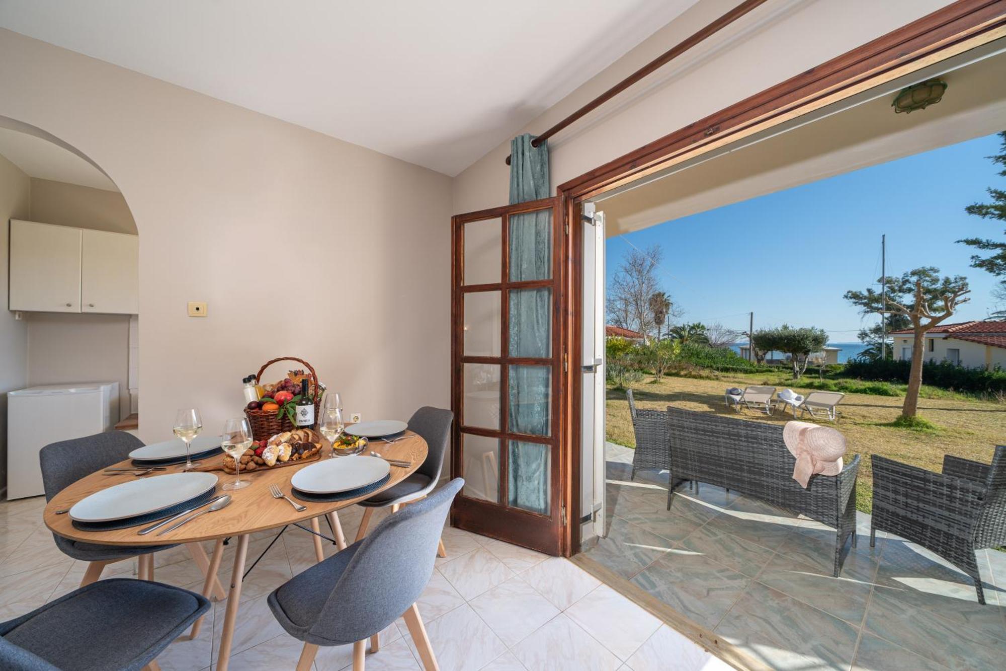 Southbank Seafront Apartments Кателіос Екстер'єр фото