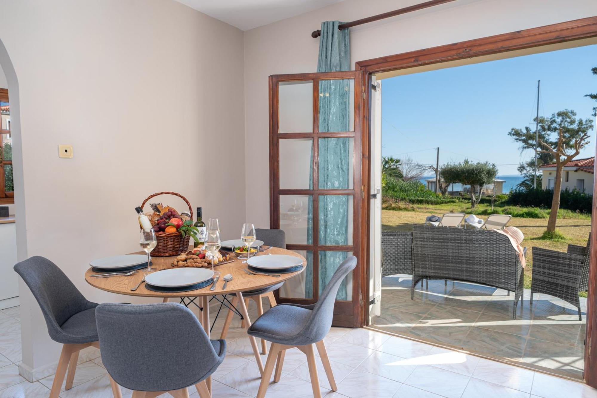 Southbank Seafront Apartments Кателіос Екстер'єр фото