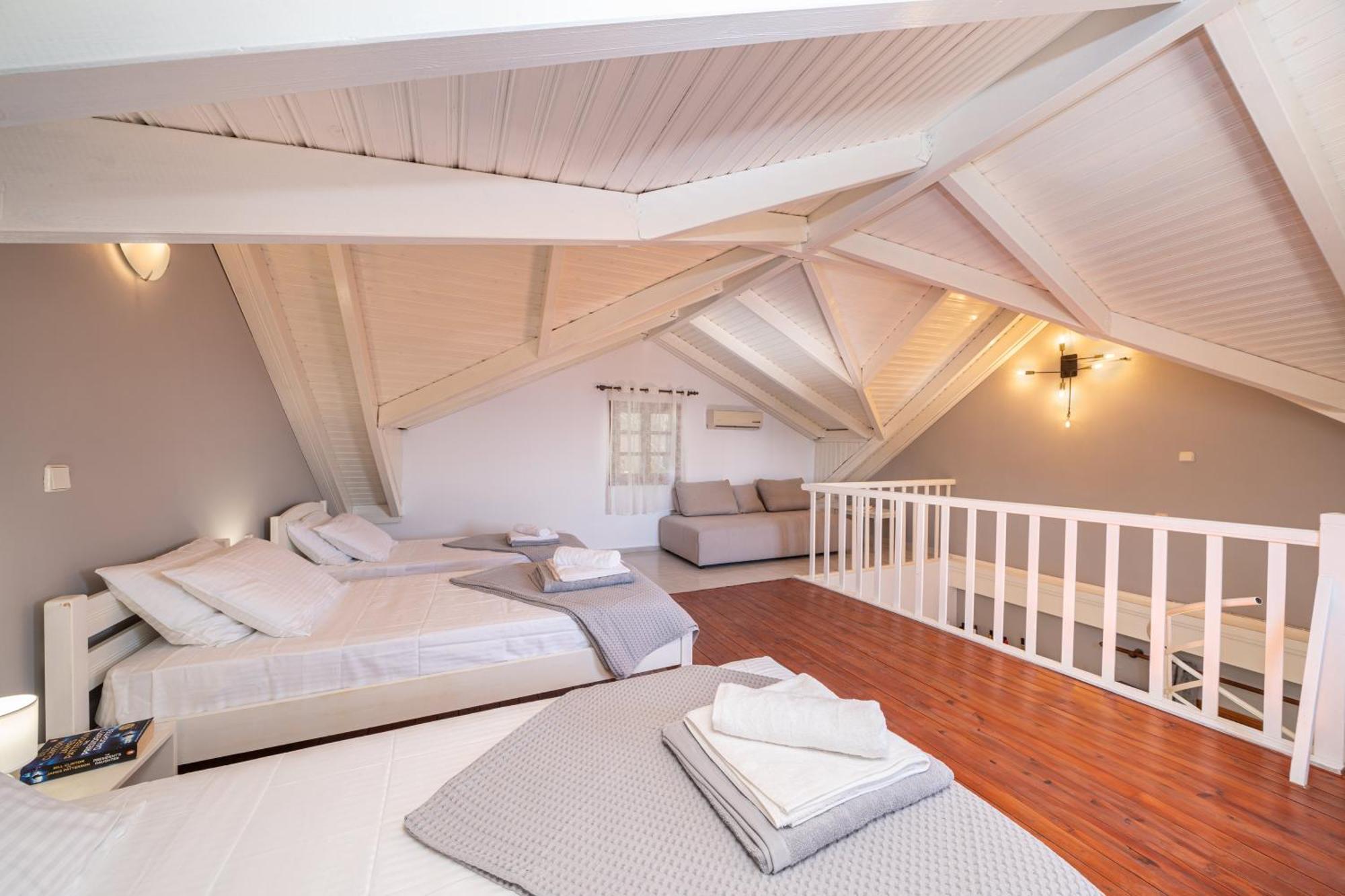 Southbank Seafront Apartments Кателіос Екстер'єр фото