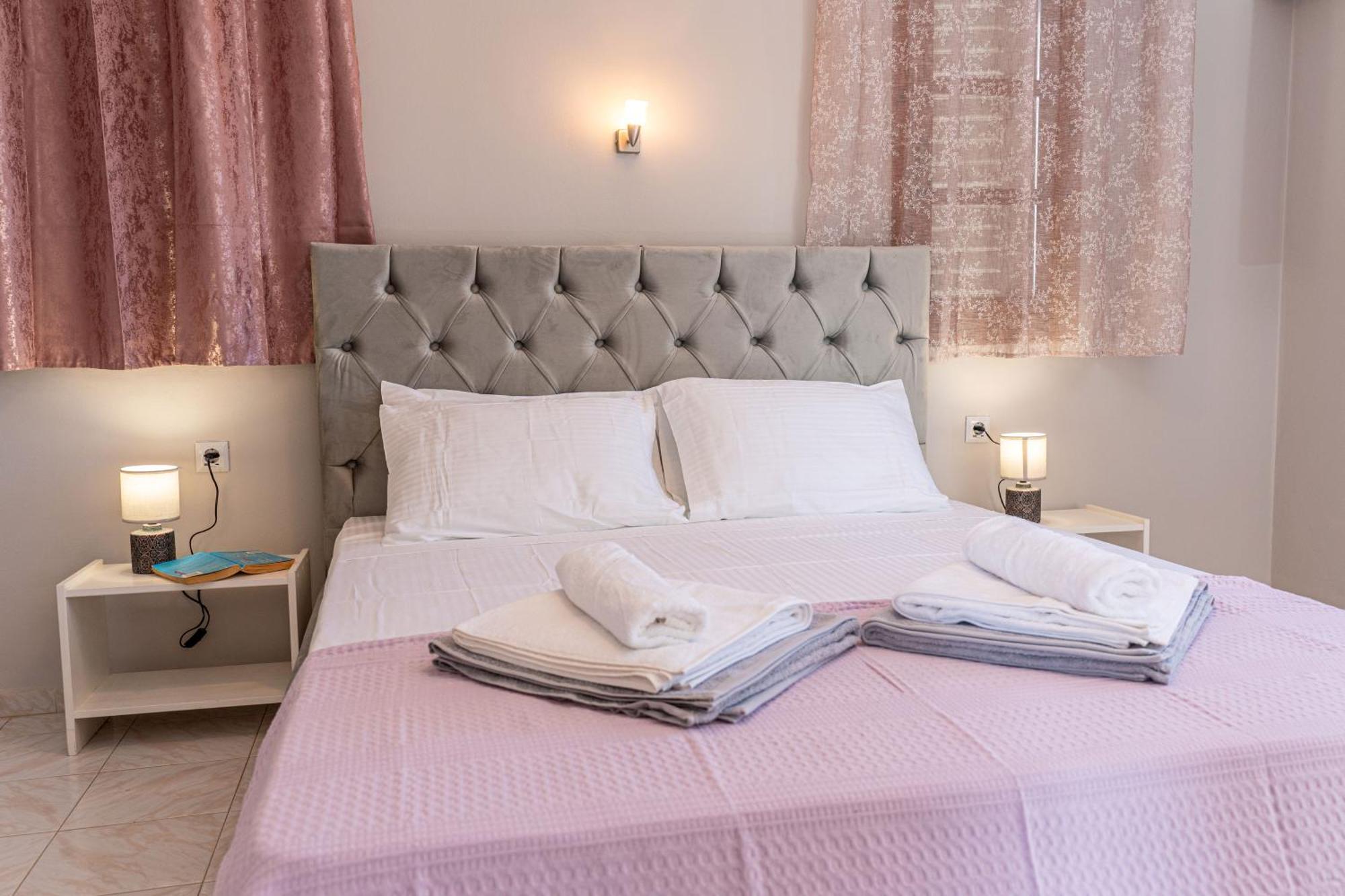 Southbank Seafront Apartments Кателіос Екстер'єр фото