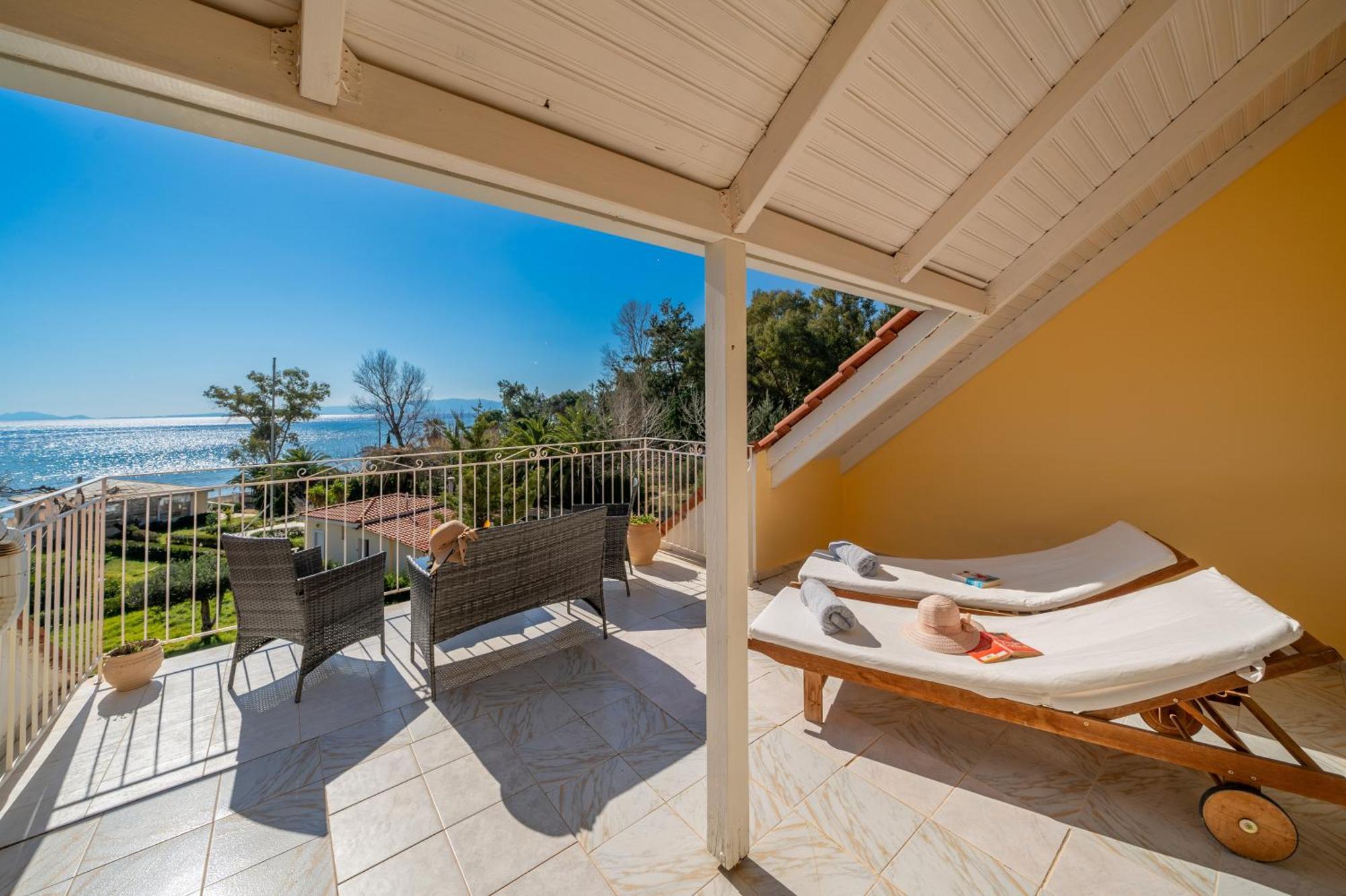 Southbank Seafront Apartments Кателіос Екстер'єр фото