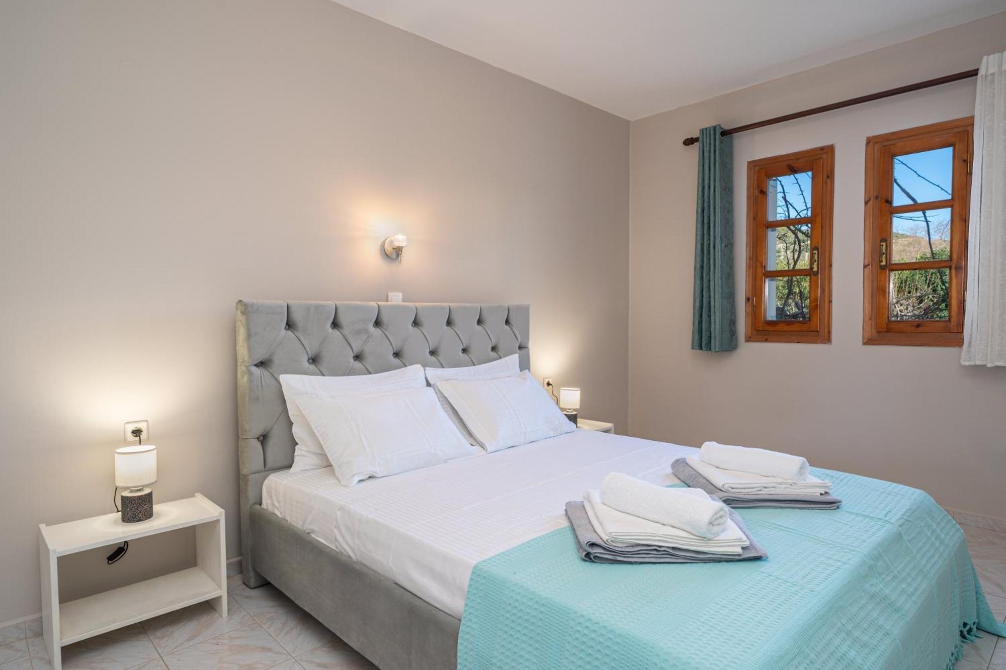 Southbank Seafront Apartments Кателіос Екстер'єр фото