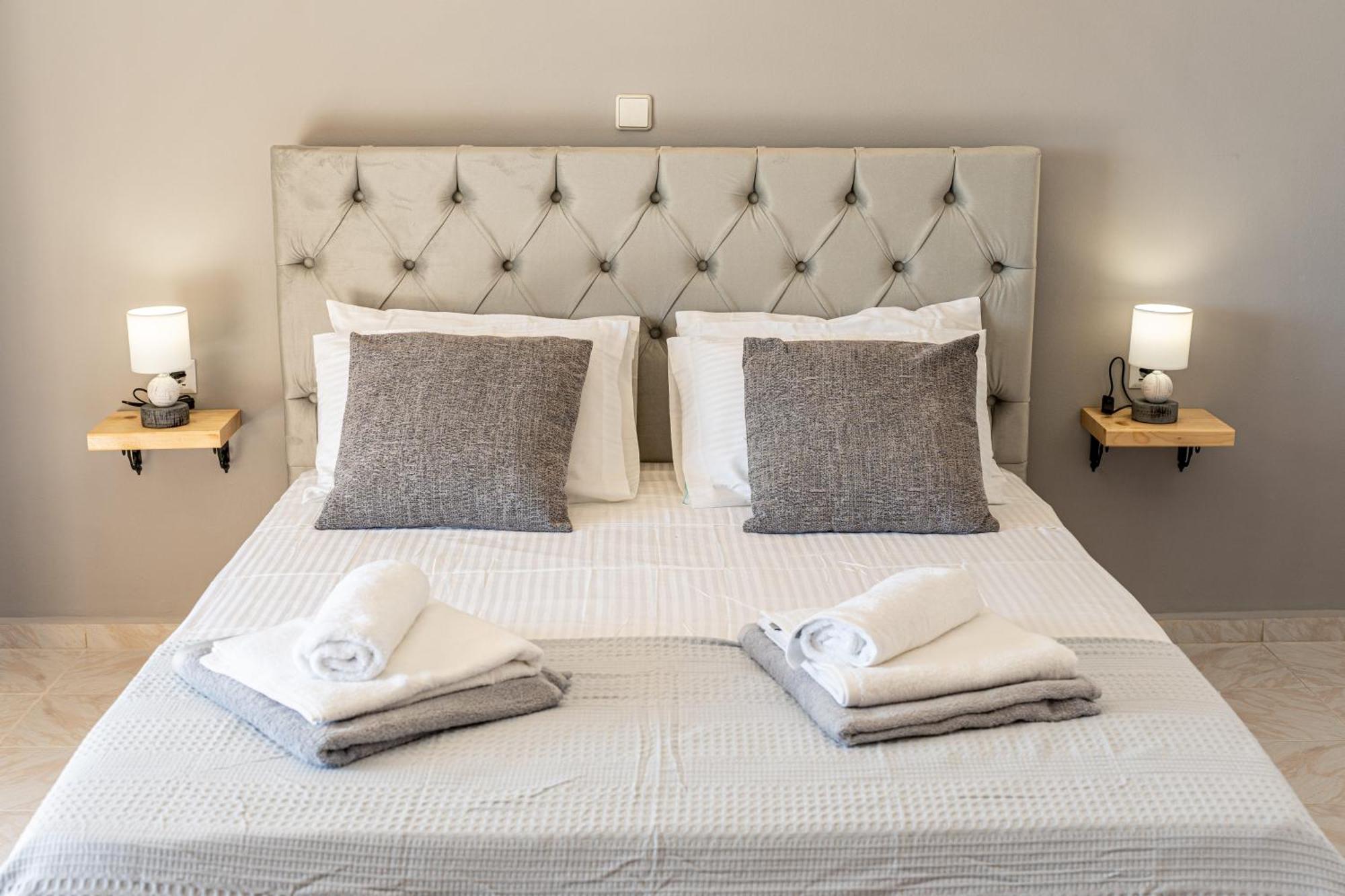 Southbank Seafront Apartments Кателіос Екстер'єр фото