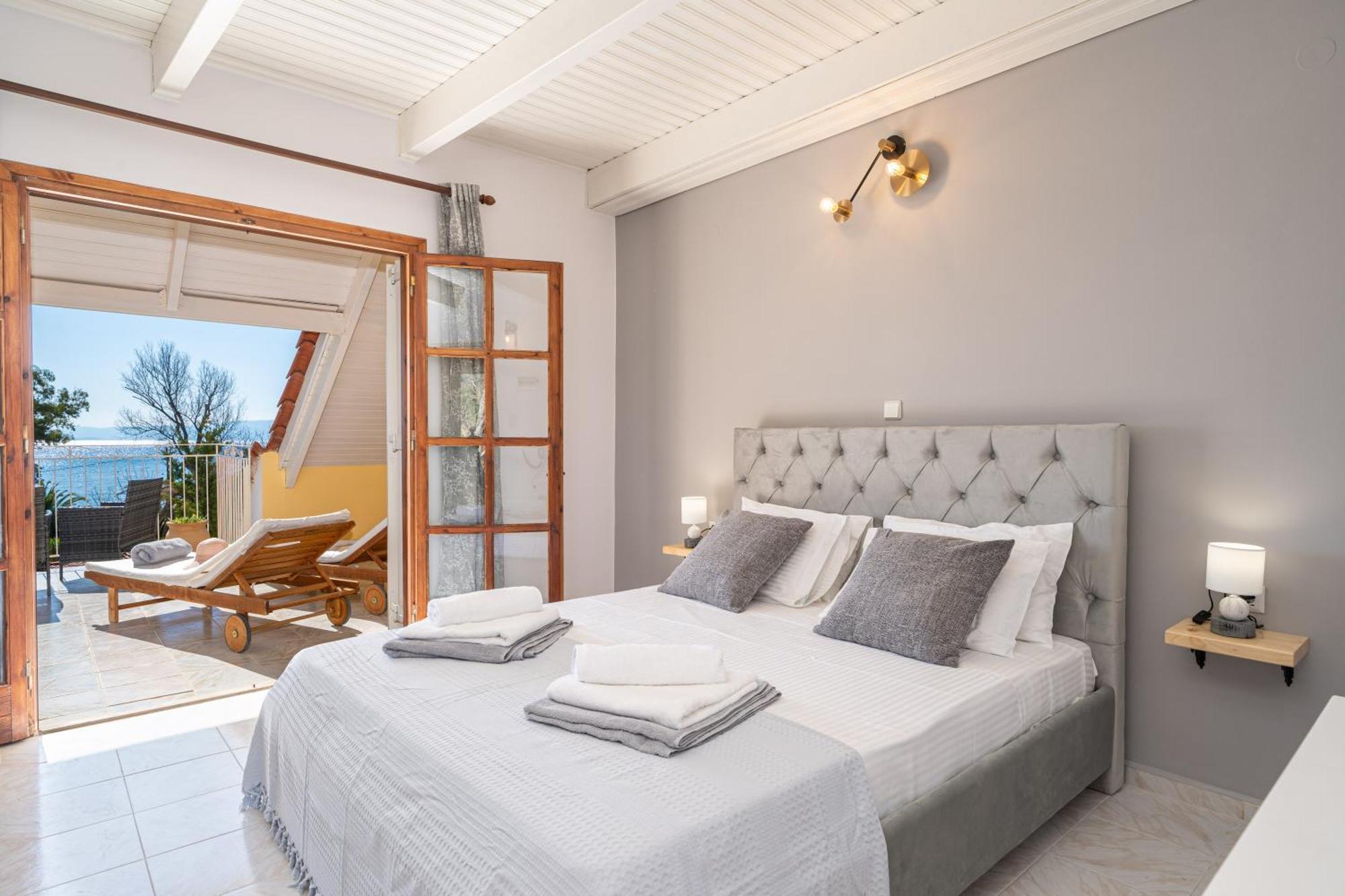 Southbank Seafront Apartments Кателіос Екстер'єр фото