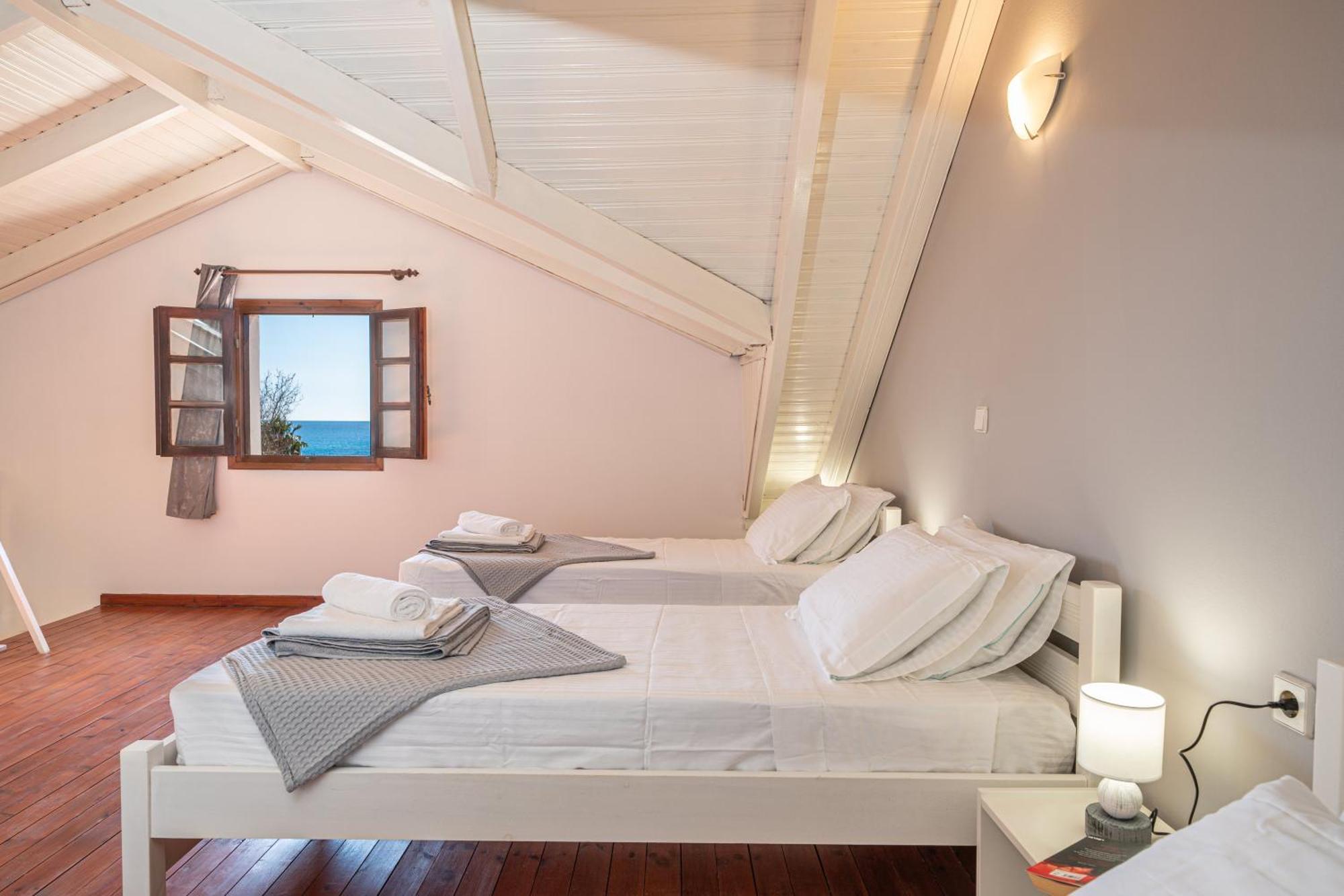 Southbank Seafront Apartments Кателіос Екстер'єр фото